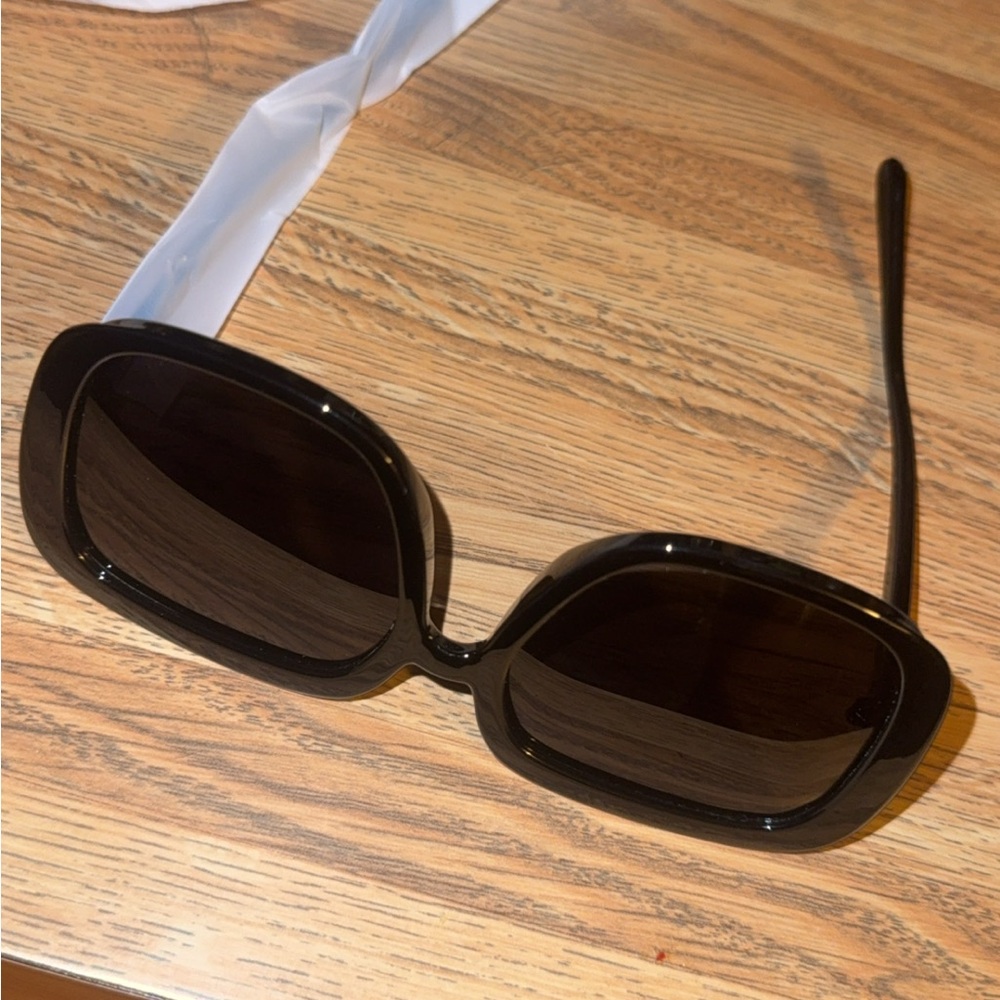 Black Square Sunglasses